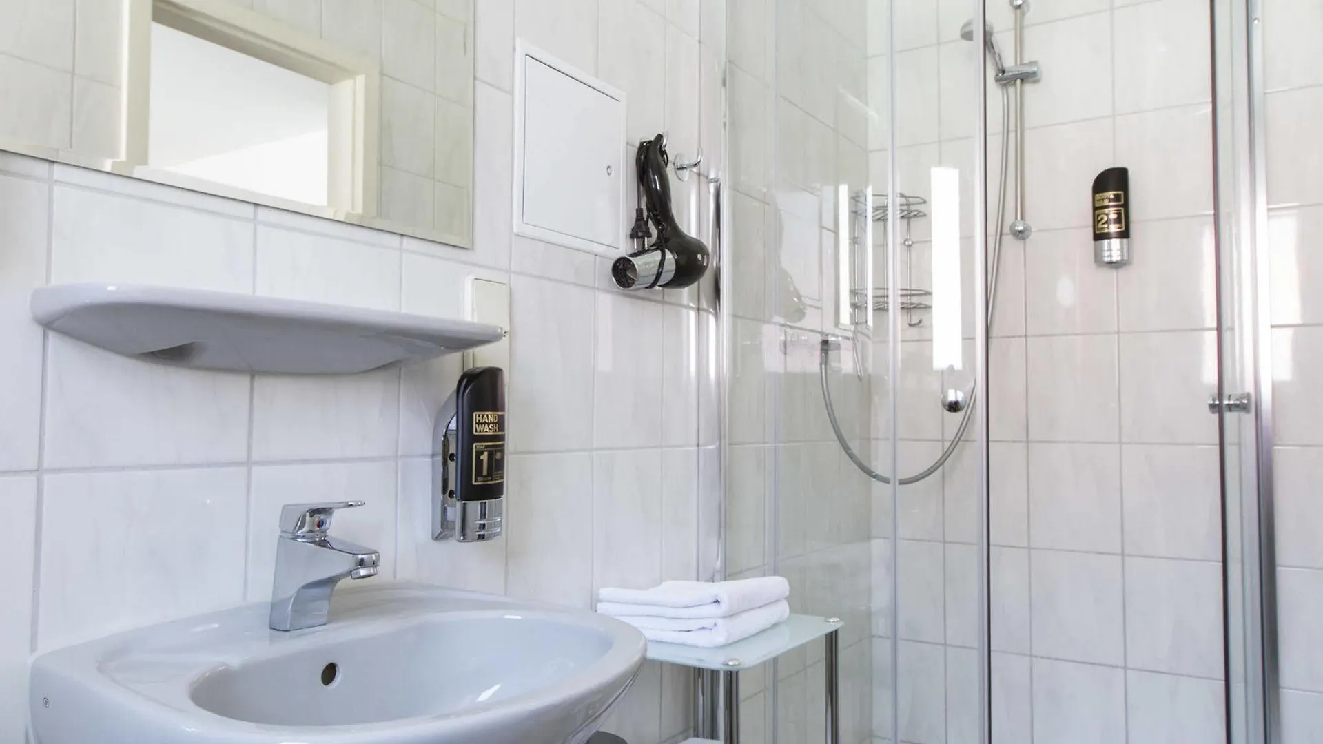 ברלין Aparthotel Vega 3*,  גרמניה